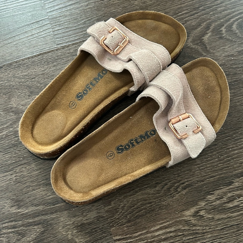 Softmoc lilac suede slide in size 9